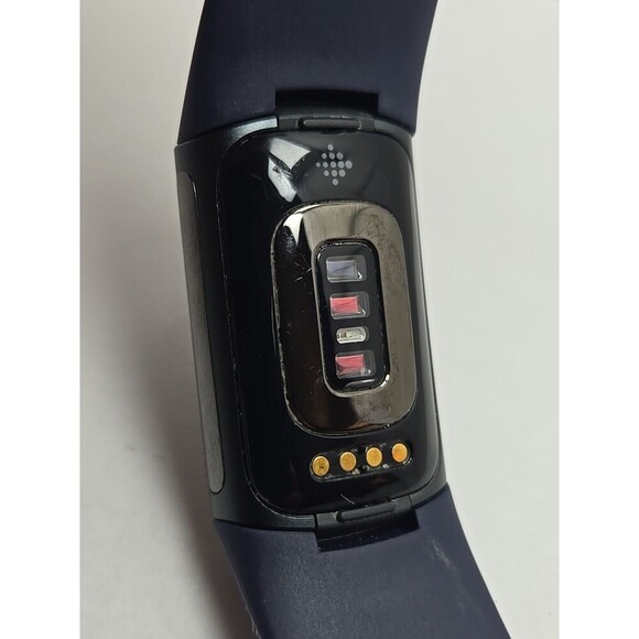 Fitbit Charge 5 Fitness Tracker GPS SpO2 Sleep Monitor Activity W/ Charger Bands - Picture 10 of 11
